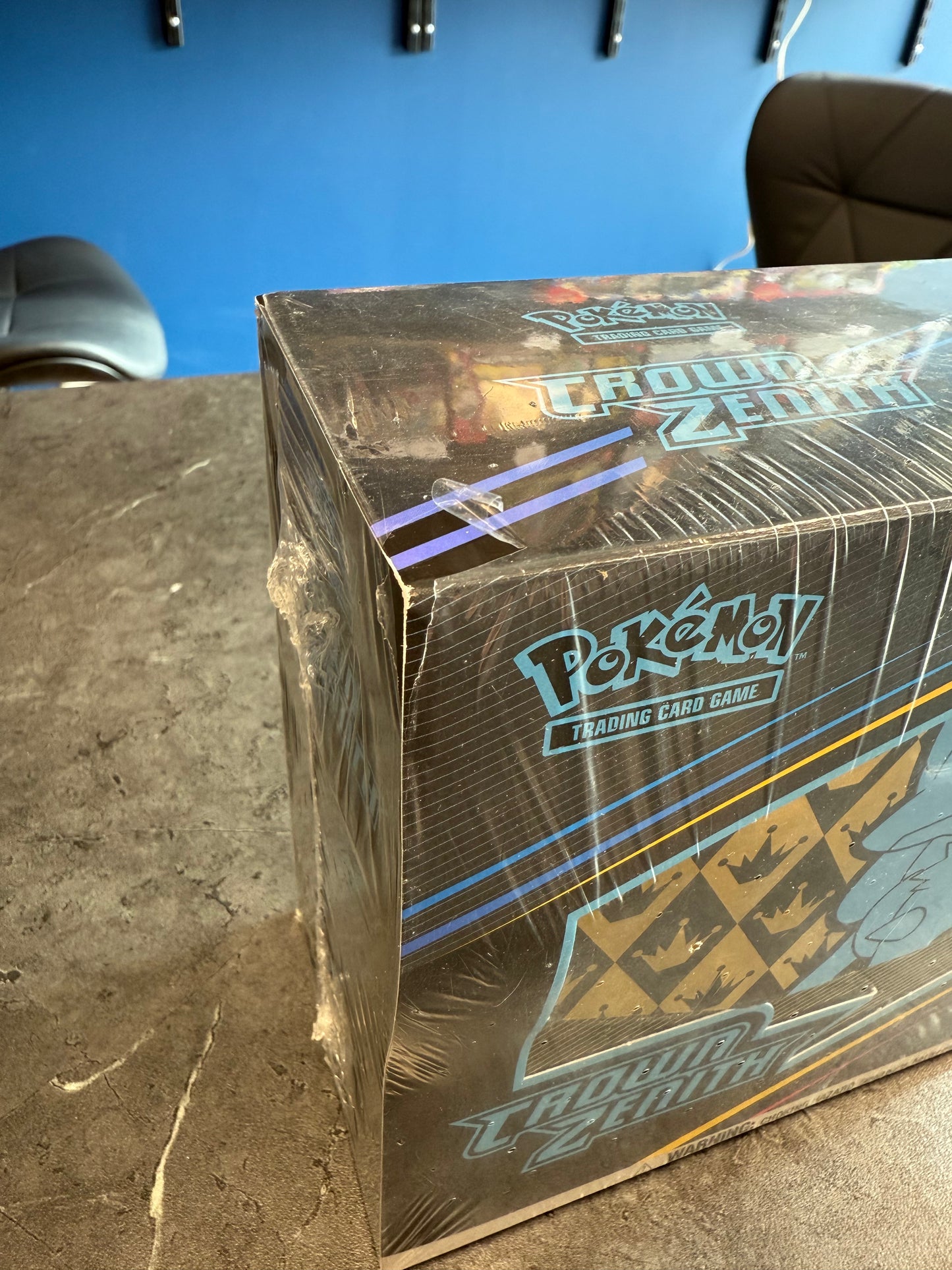 Crown Zenith Pokémon Center Elite Trainer Box Plus (wear/tear, see pics)