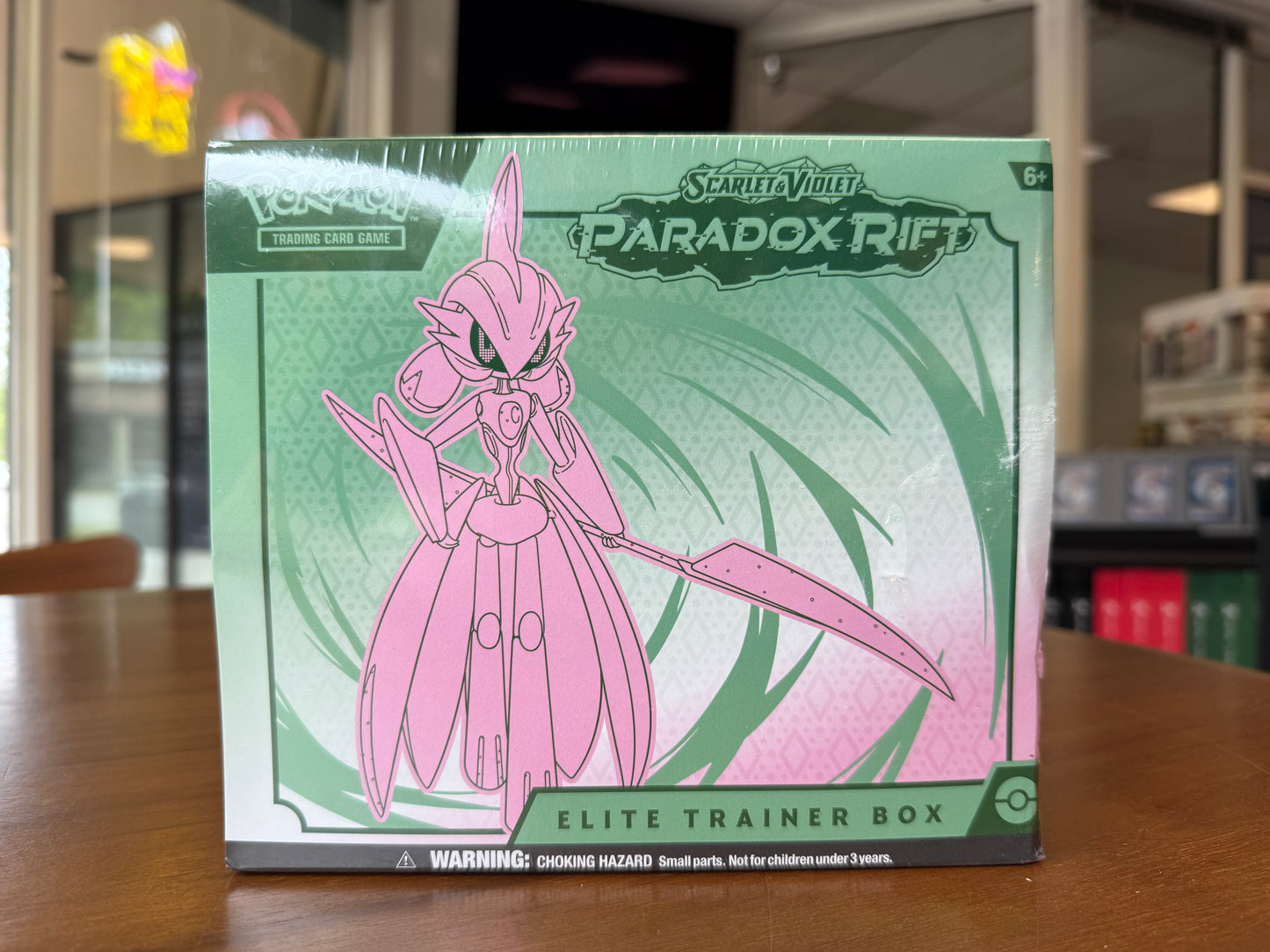 Paradox Rift Elite Trainer Box [Iron Valiant] (damage, see pics)