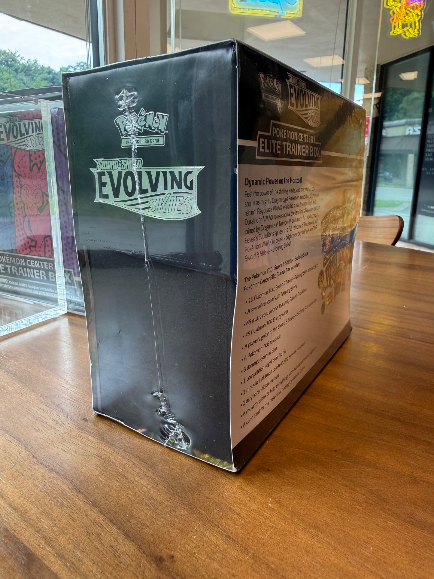 Evolving Skies Pokemon Center Elite Trainer Box [Flareon/Jolteon/Umbreon/Leafeon] w/ Acrylic